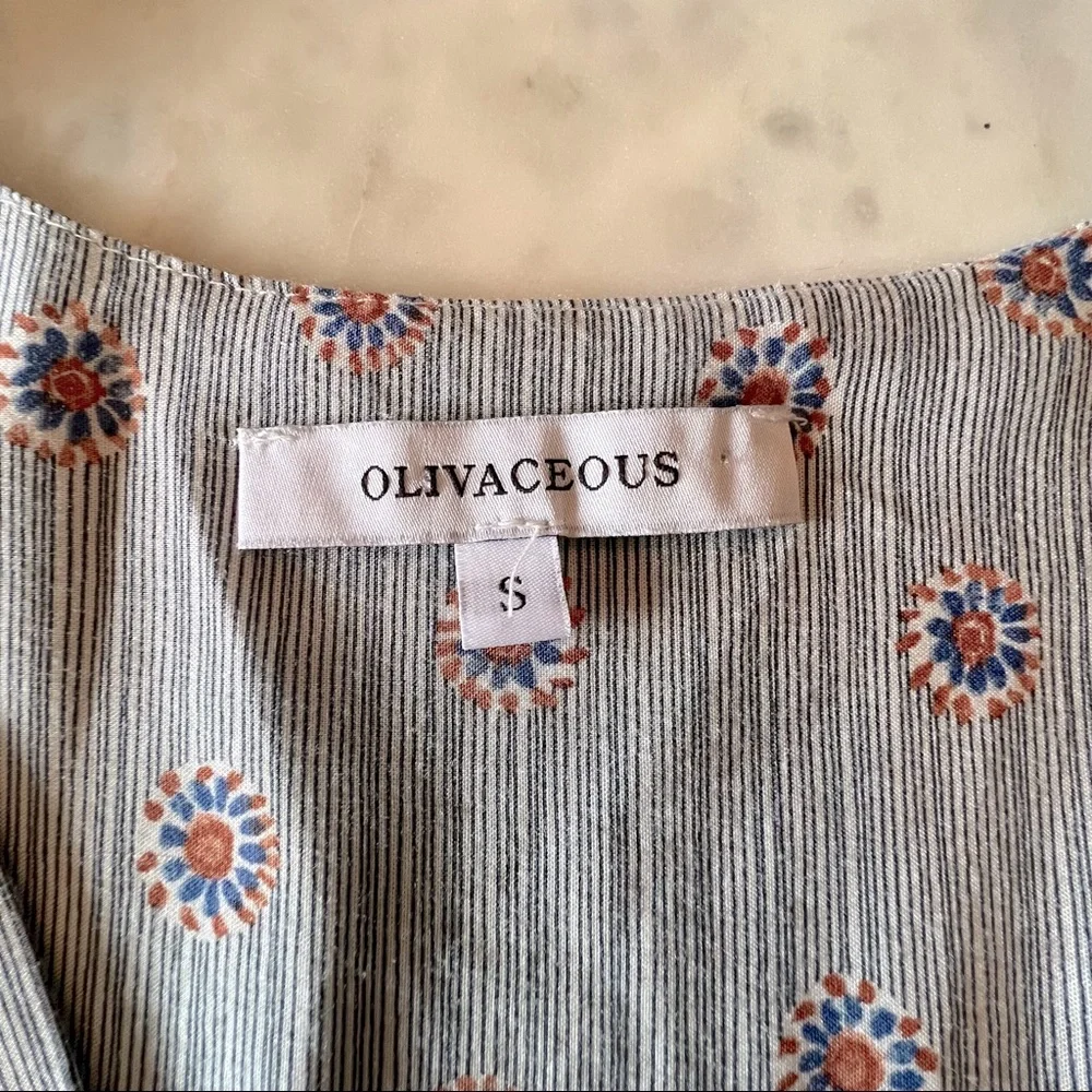 Patterned button down top - Picture 10 of 12